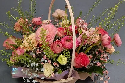 Цветы и упаковка подарков